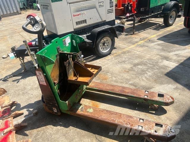 Yale MPB045VG Ручні гідравлічні візки
