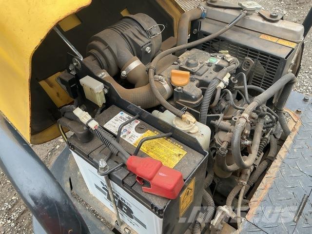 Yanmar C12R-B Гусеничні самоскиди