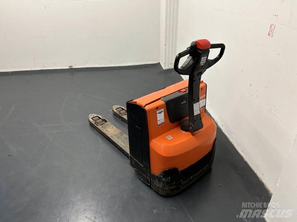 BT LWE200 Штабелери