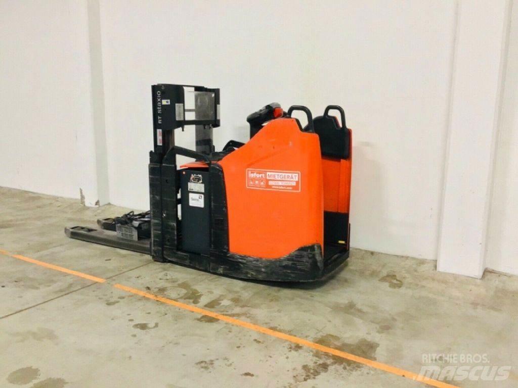 BT SPE200D Самохідні електроштабелери