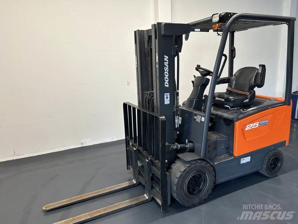 Doosan B25S-7 Електронавантажувачі