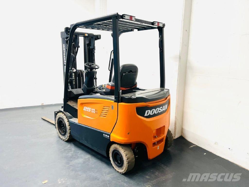 Doosan B25X-7 Plus Електронавантажувачі