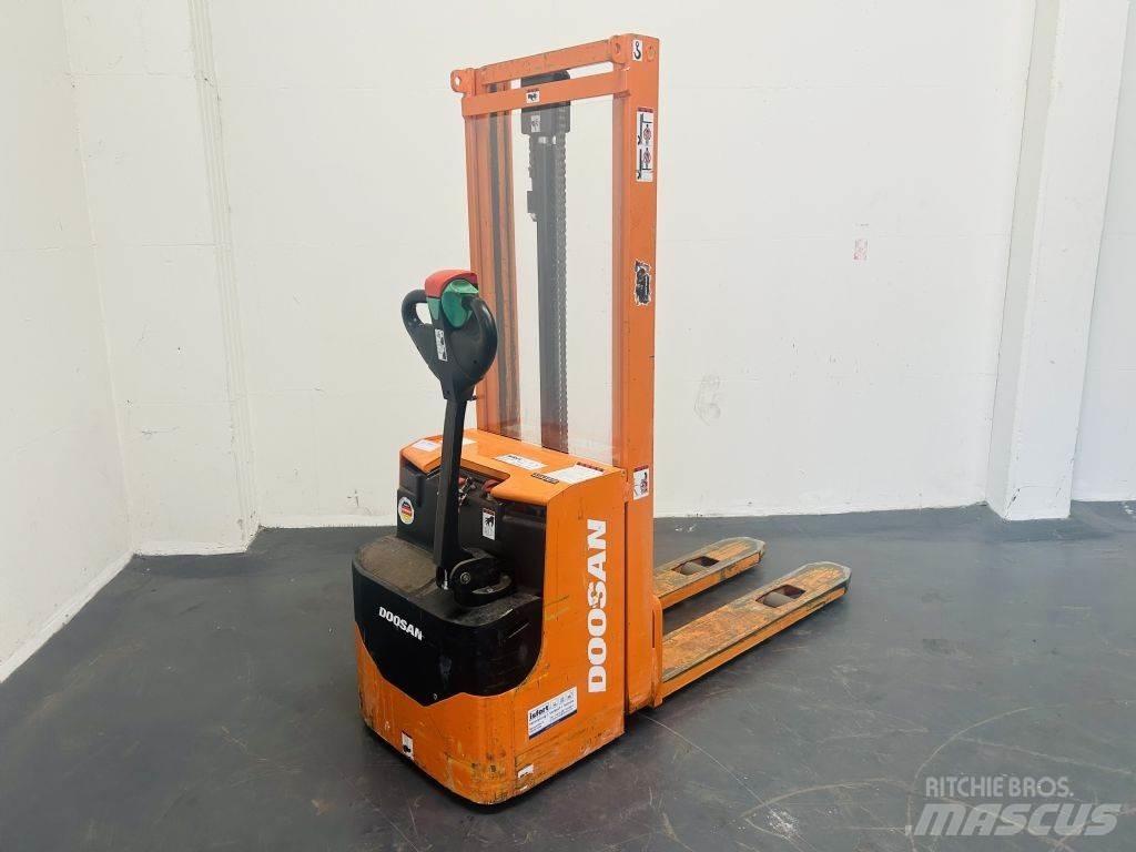 Doosan LEDS12.5C Ручний візок