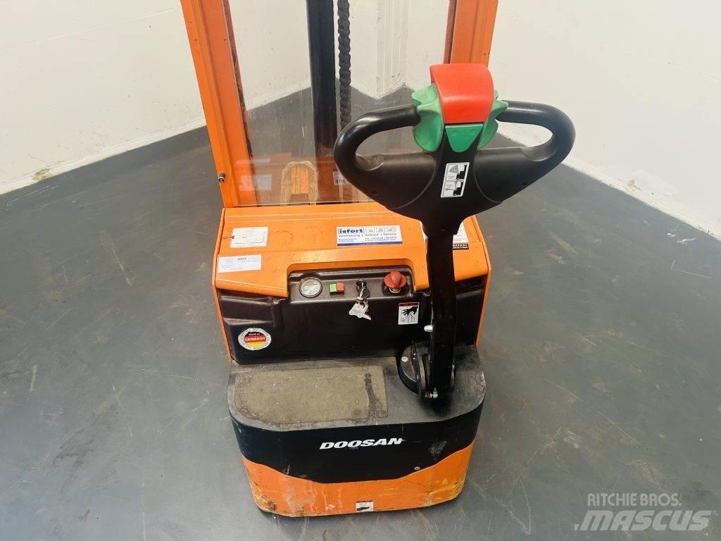 Doosan LEDS12.5C Ручний візок