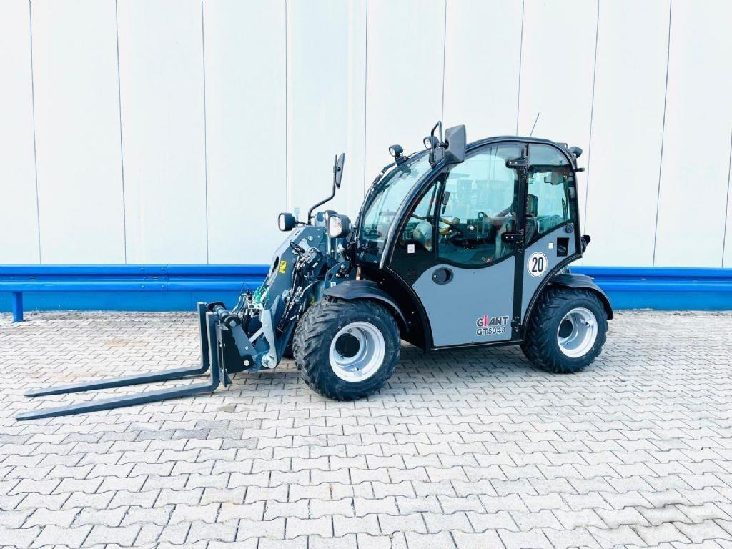 GiANT GT5048 Телескопічні навантажувачі