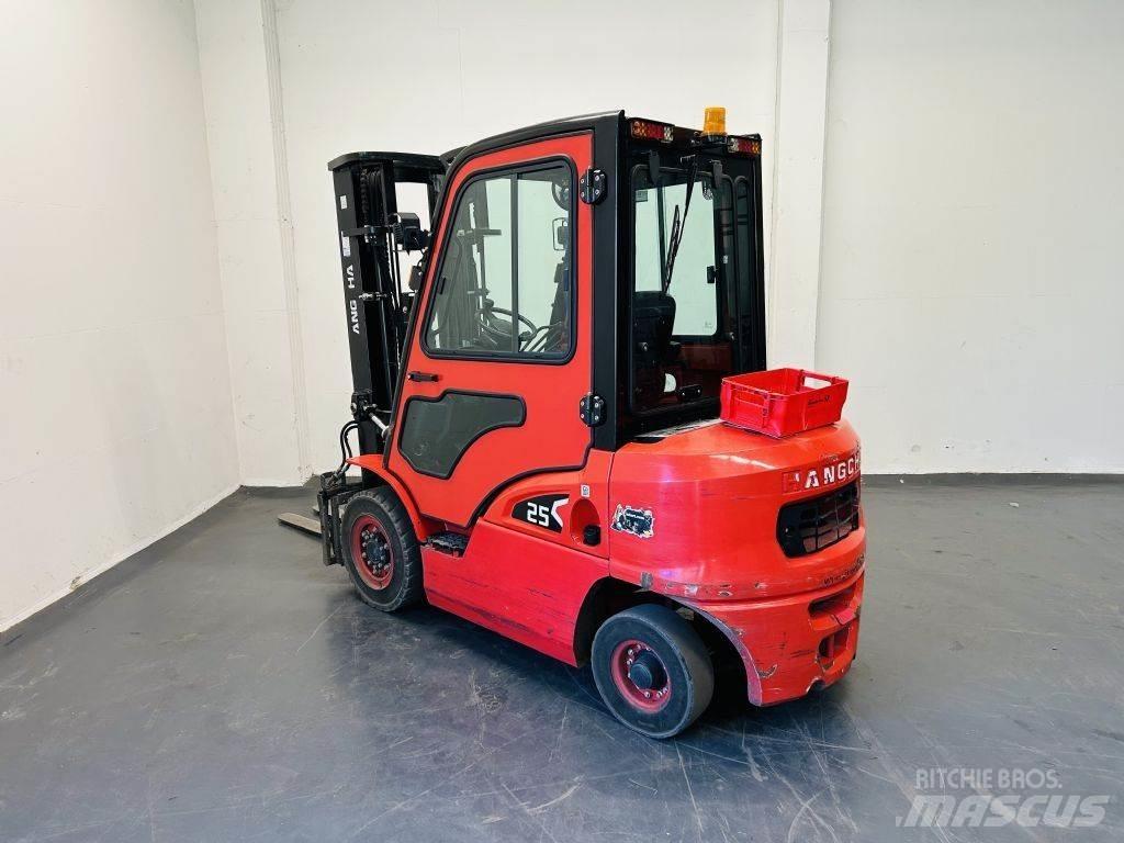 Hangcha CPCD25-XRW92F Дизельні навантажувачі