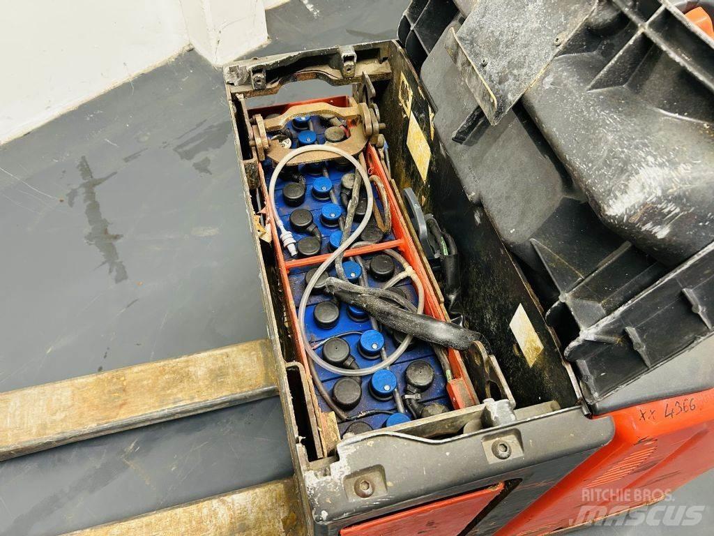 Linde T20SP Самохідні електроштабелери