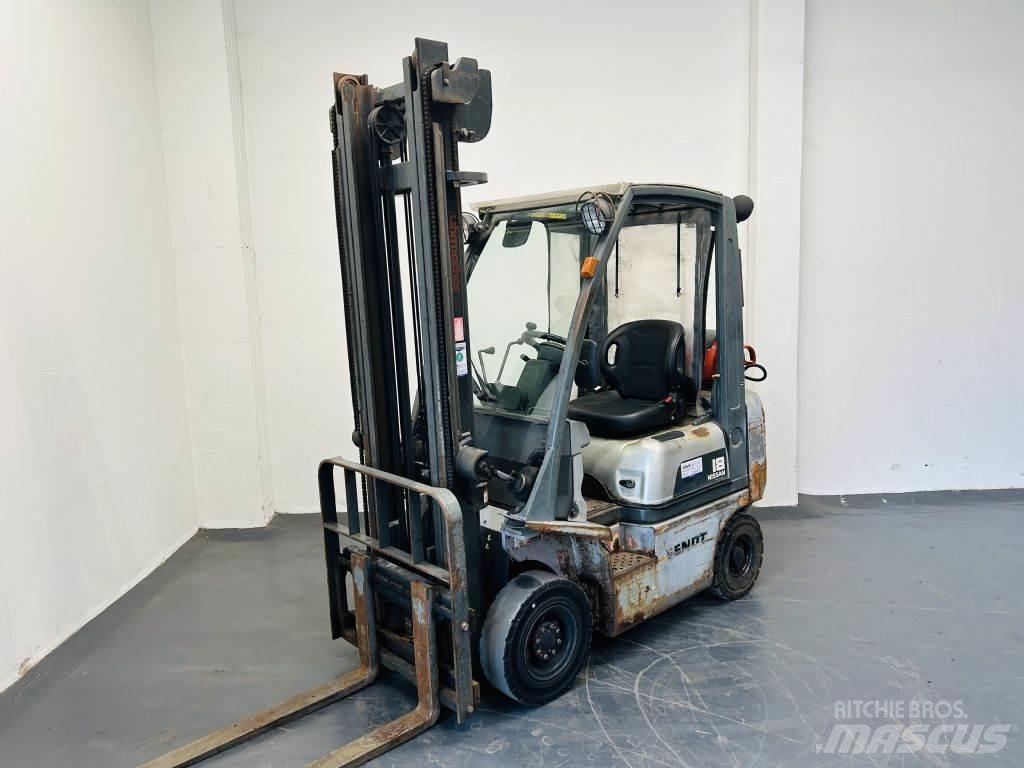 Nissan PD01A18PQ Газові навантажувачі