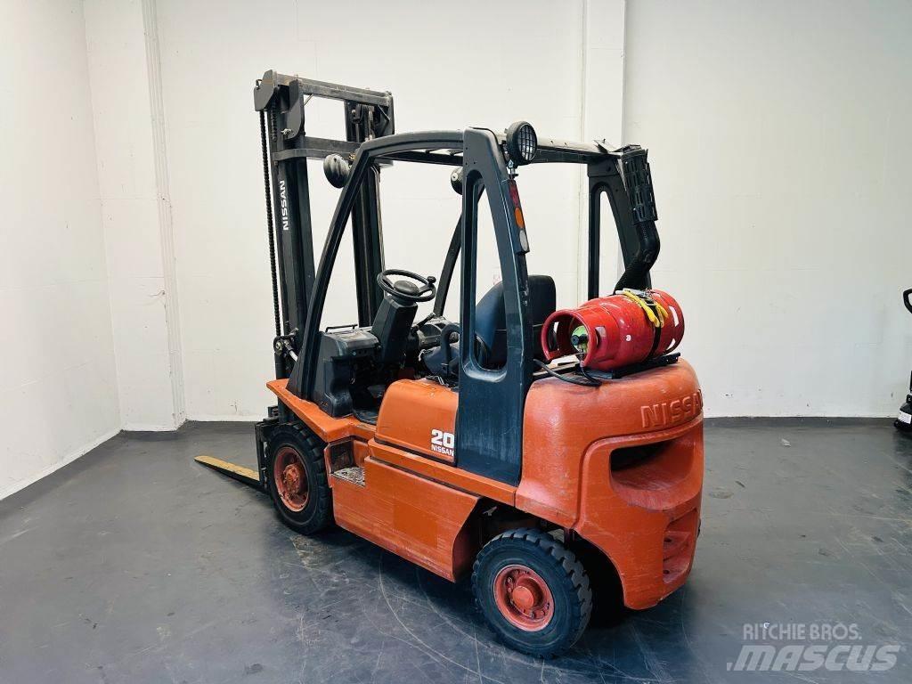 Nissan UD02A20PQ Газові навантажувачі