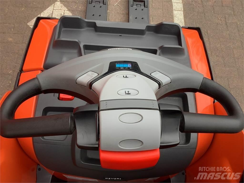 Toyota LPE200 Штабелери