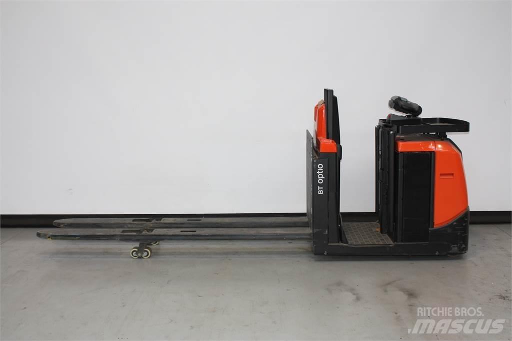 Toyota OSE250P Підбирачі замовлень з нижніх ярусів