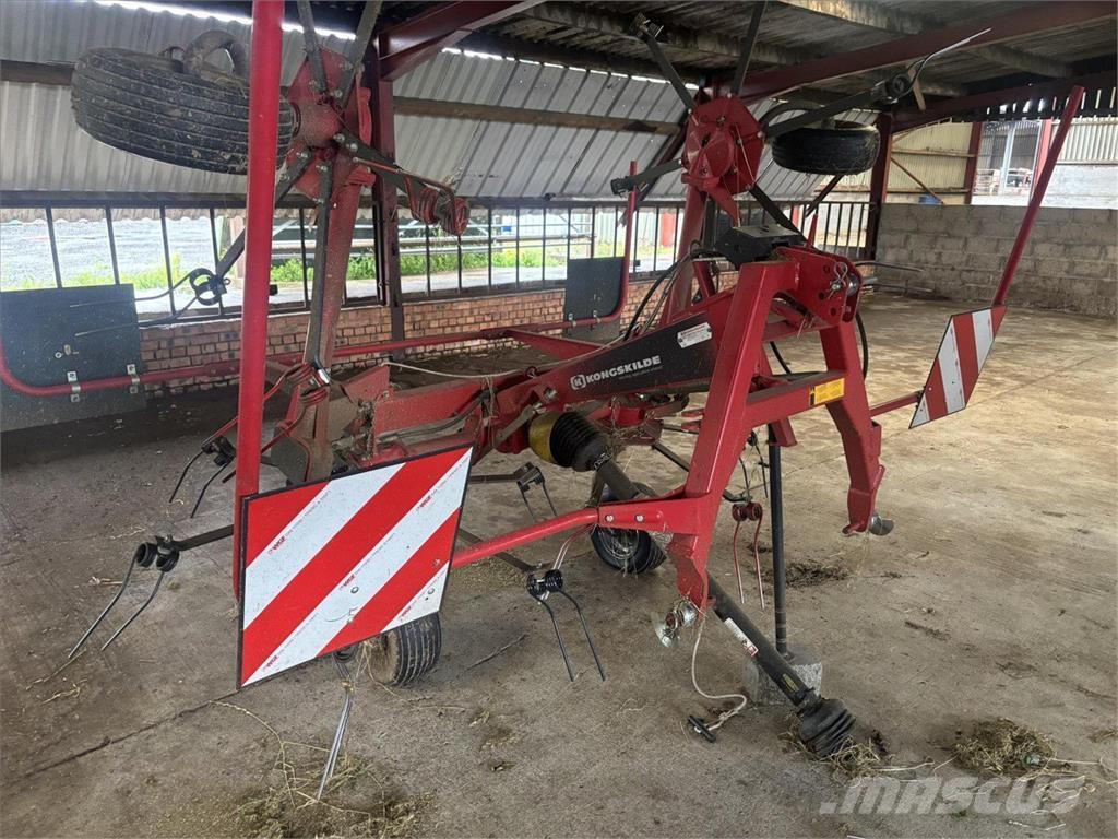 Kongskilde Z555 Граблі і сінозворушувачі