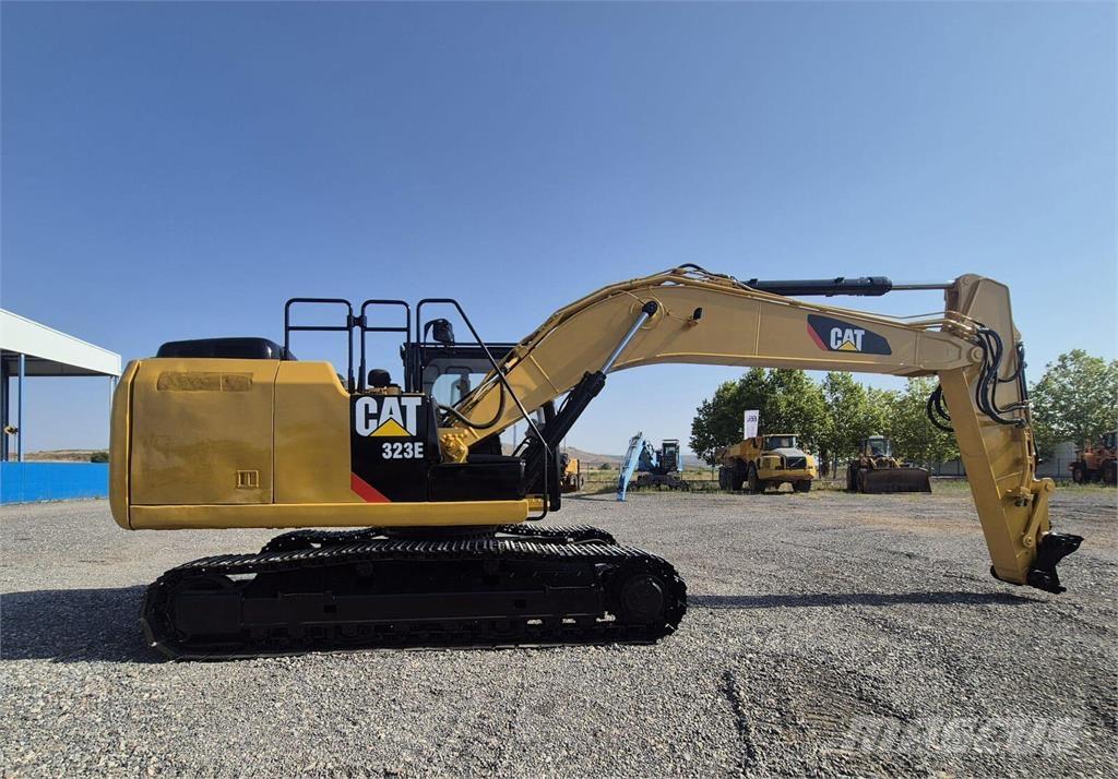 CAT 323ELN Гусеничні екскаватори