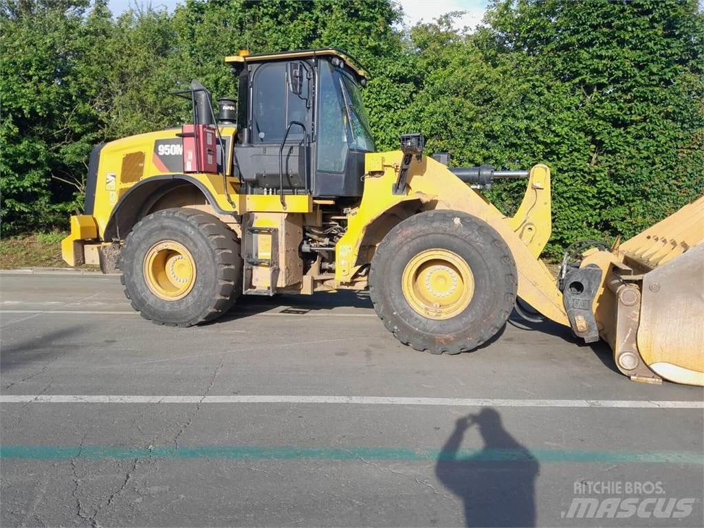 CAT 950M Фронтальні навантажувачі