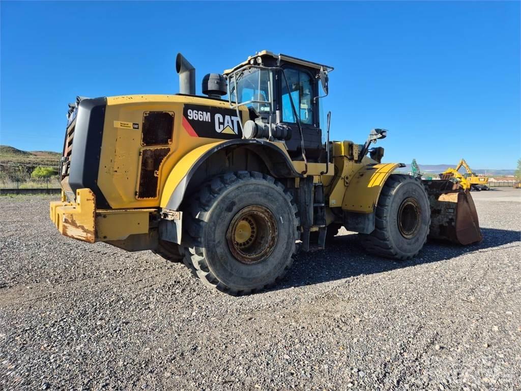 CAT 966M Фронтальні навантажувачі