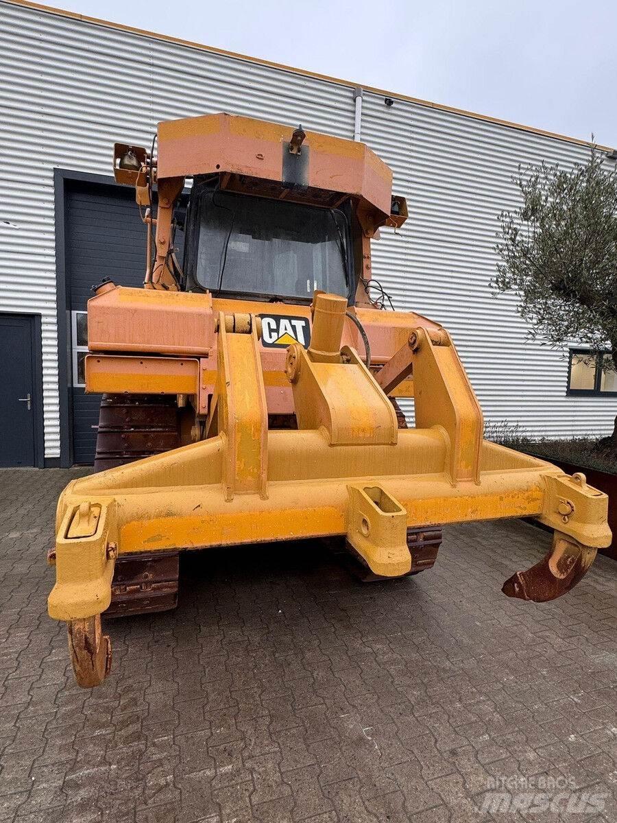 CAT D6T Гусеничні бульдозери