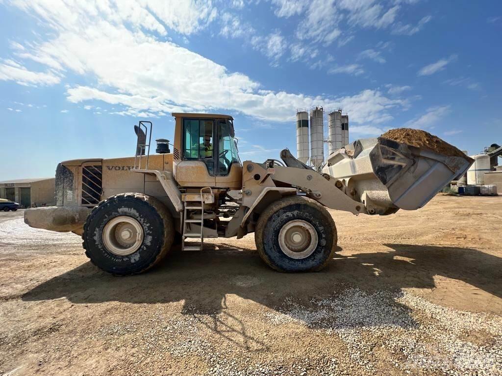Volvo L180F Фронтальні навантажувачі