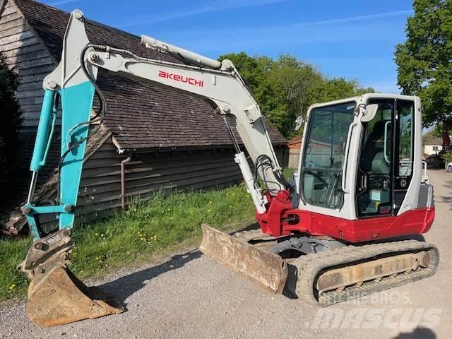 Takeuchi TB250 Середні екскаватори 7т. - 12т.