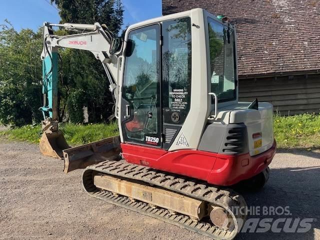 Takeuchi TB250 Середні екскаватори 7т. - 12т.