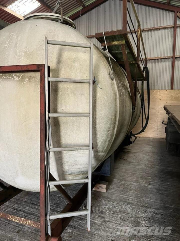  15.000 L vandtank Прийомні бункери