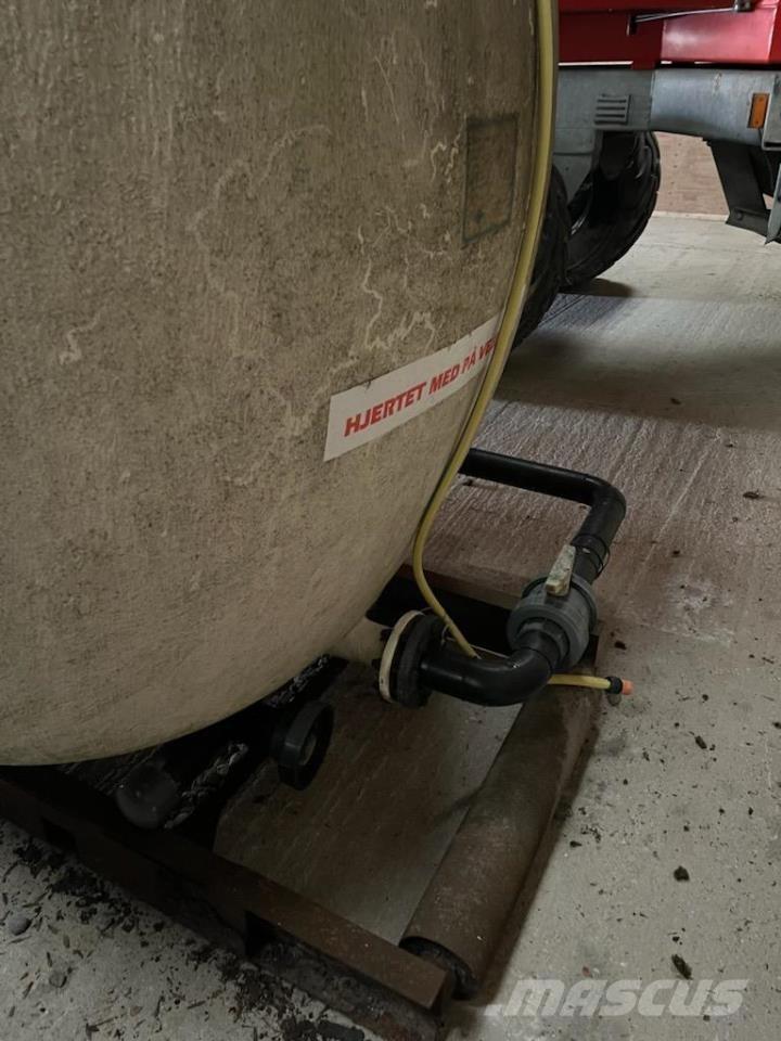  15.000 L vandtank Прийомні бункери