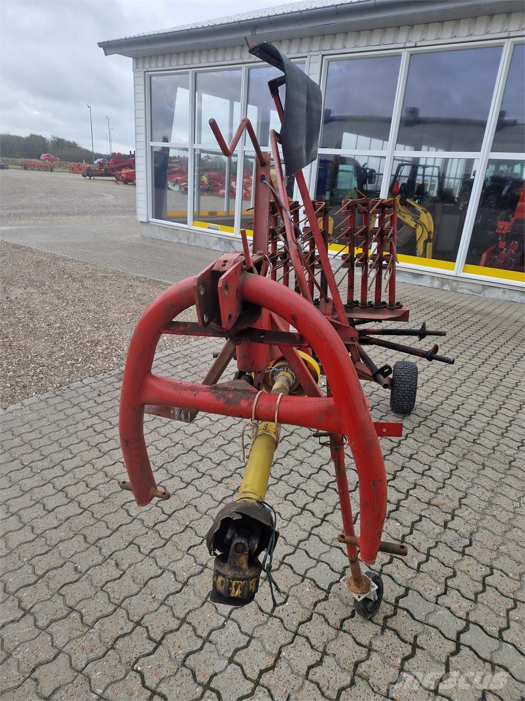  3 METER RIVE Граблі і сінозворушувачі