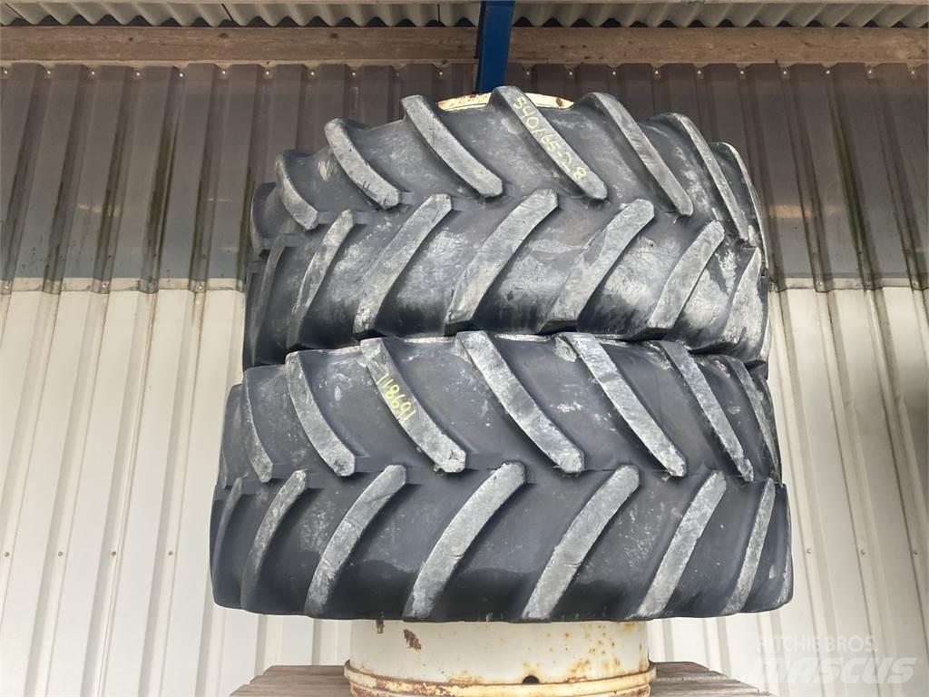  540/65R28 Колеса