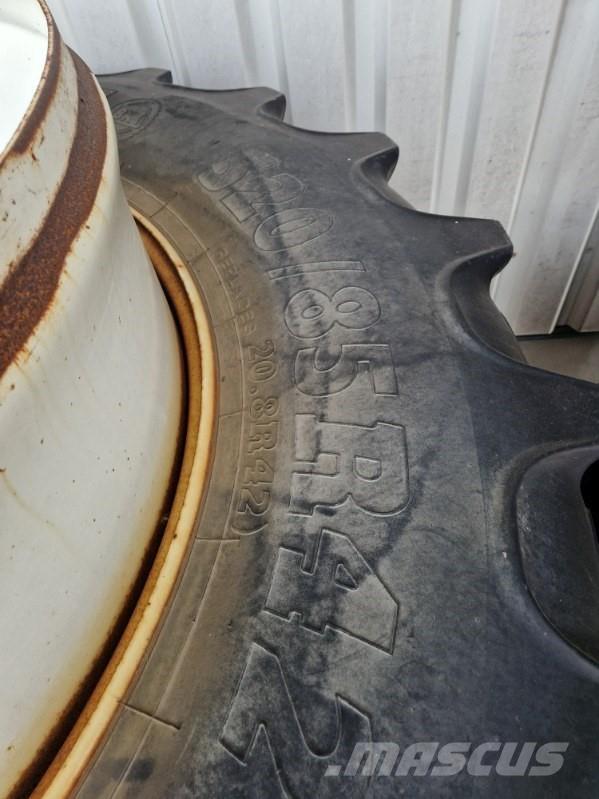 BKT 520/85R42 Колеса