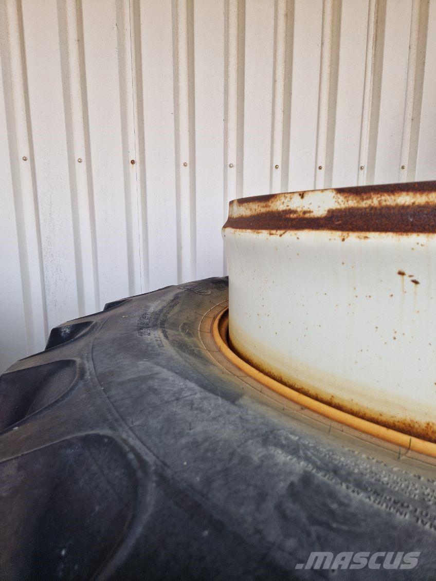 BKT 520/85R42 Колеса