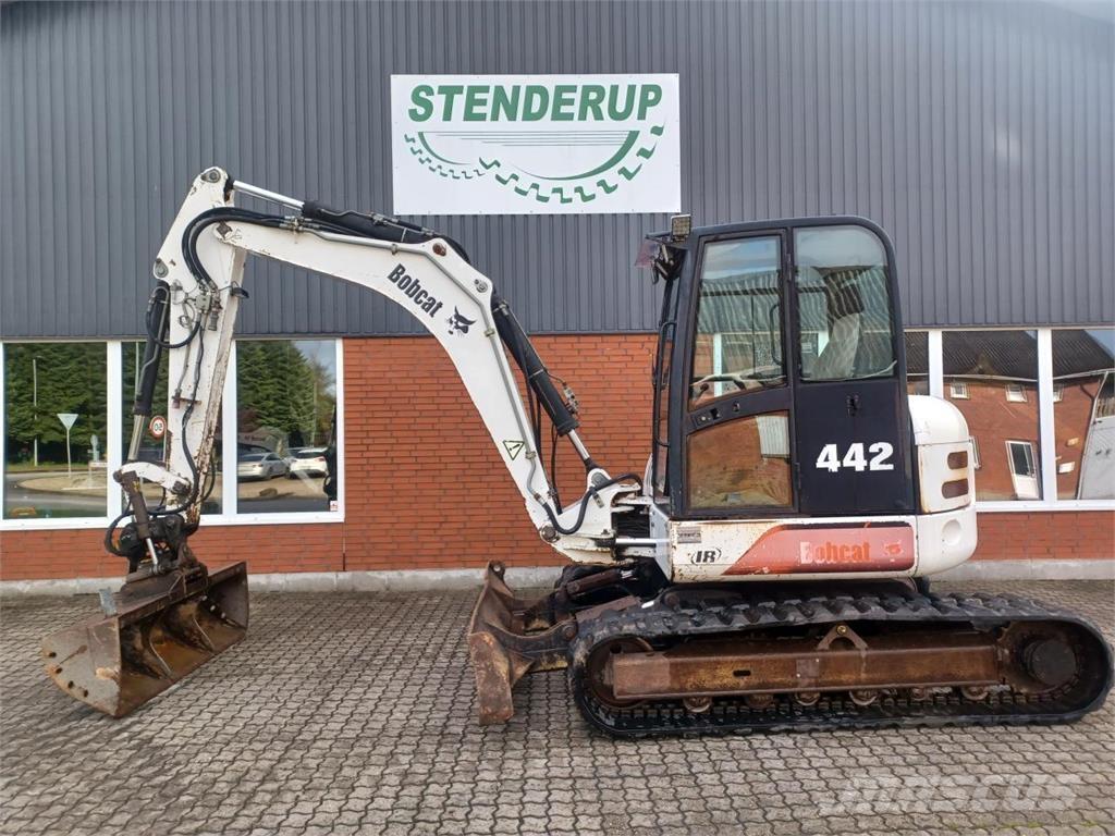 Bobcat 442 Малі навантажувачі