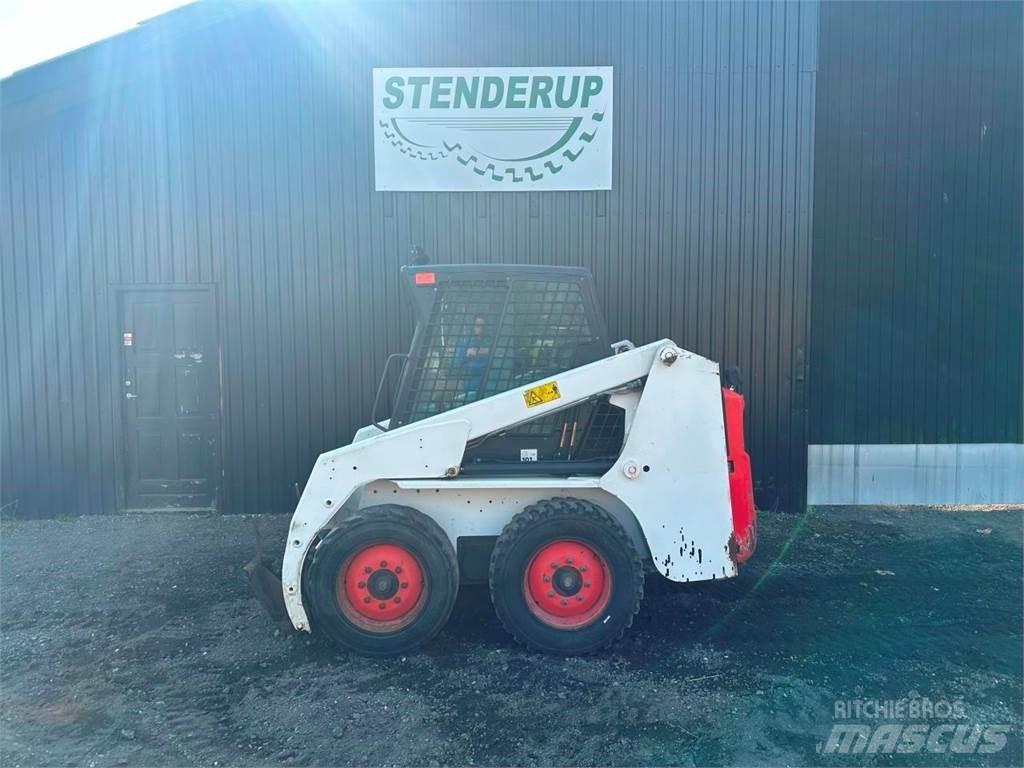 Bobcat S130 Малі навантажувачі