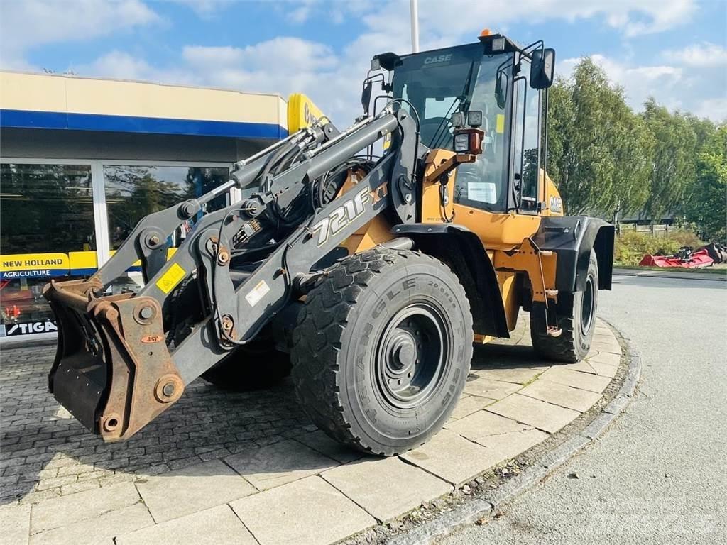 CASE 721F Фронтальні навантажувачі