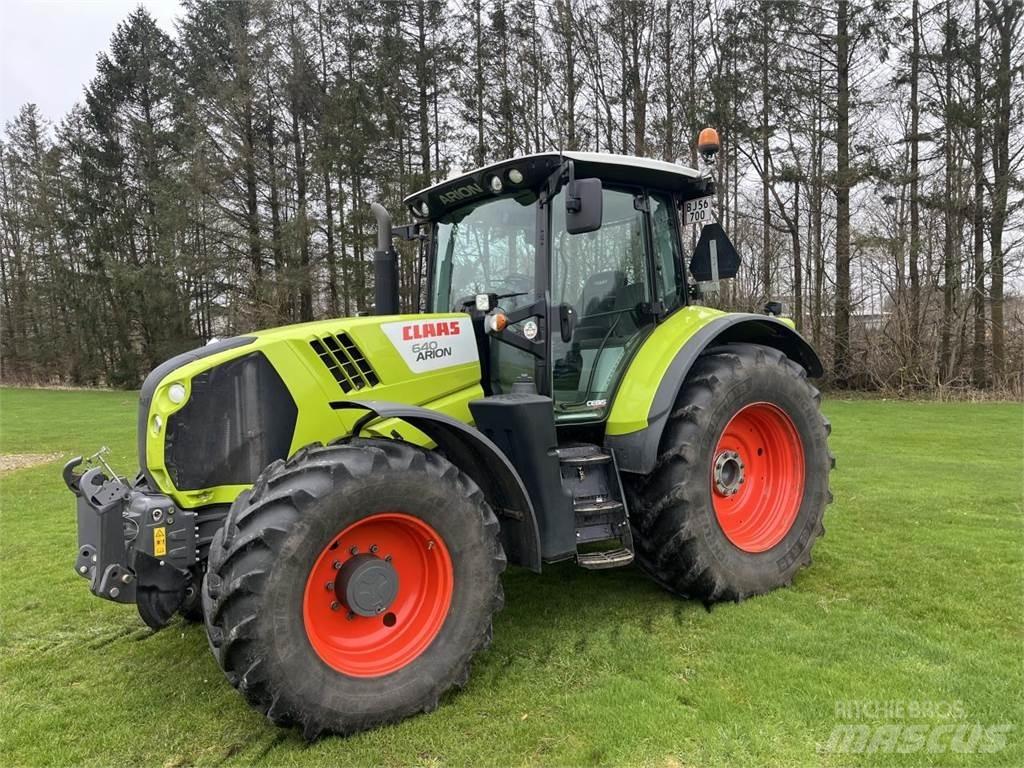 CLAAS ARION 640 Трактори
