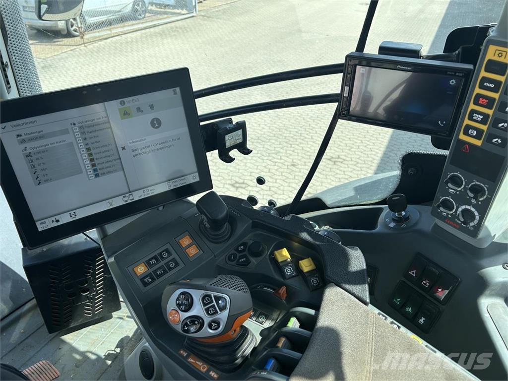 CLAAS AXION 870 Трактори