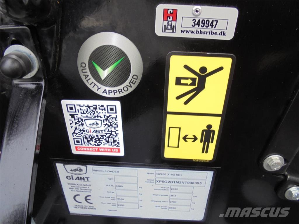 GiANT G2700XHDP Малі навантажувачі
