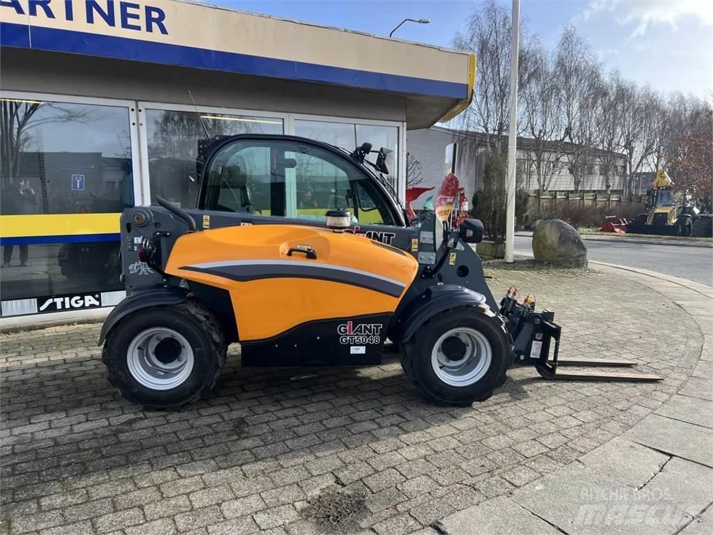 GiANT GT5048 Телескопічні навантажувачі