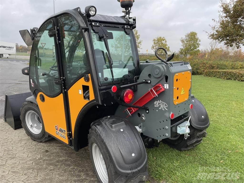 GiANT GT5048 Телескопічні навантажувачі