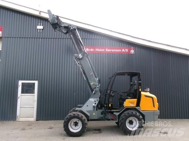 GiANT V5003TELE Малі навантажувачі