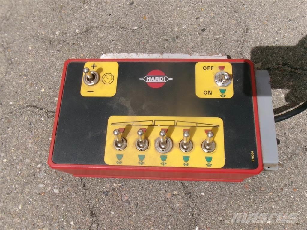 Hardi 1200L 15 M Навісні обприскувачі