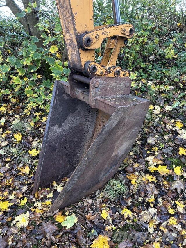 Hydrema 806 Екскаватори-навантажувачі