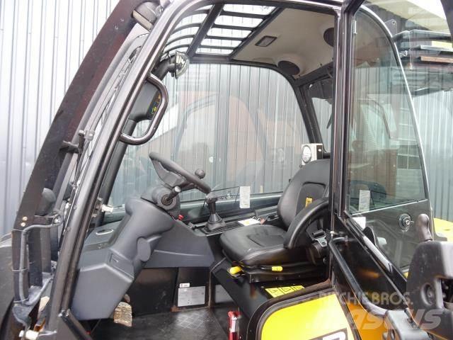 JCB 30D Телескопічні навантажувачі