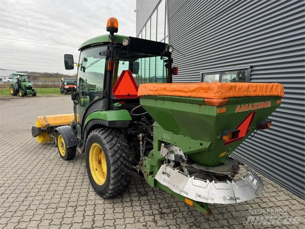 John Deere 2036R Трактори