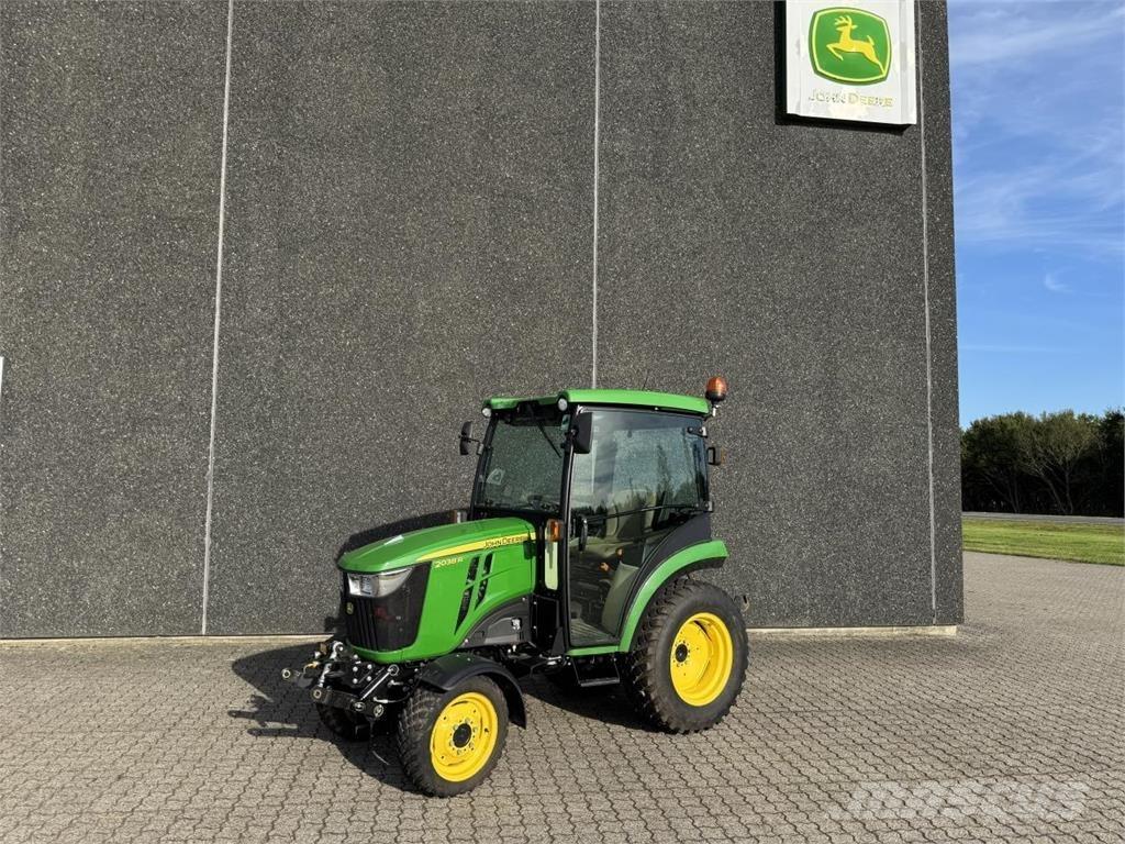 John Deere 2038R Трактори