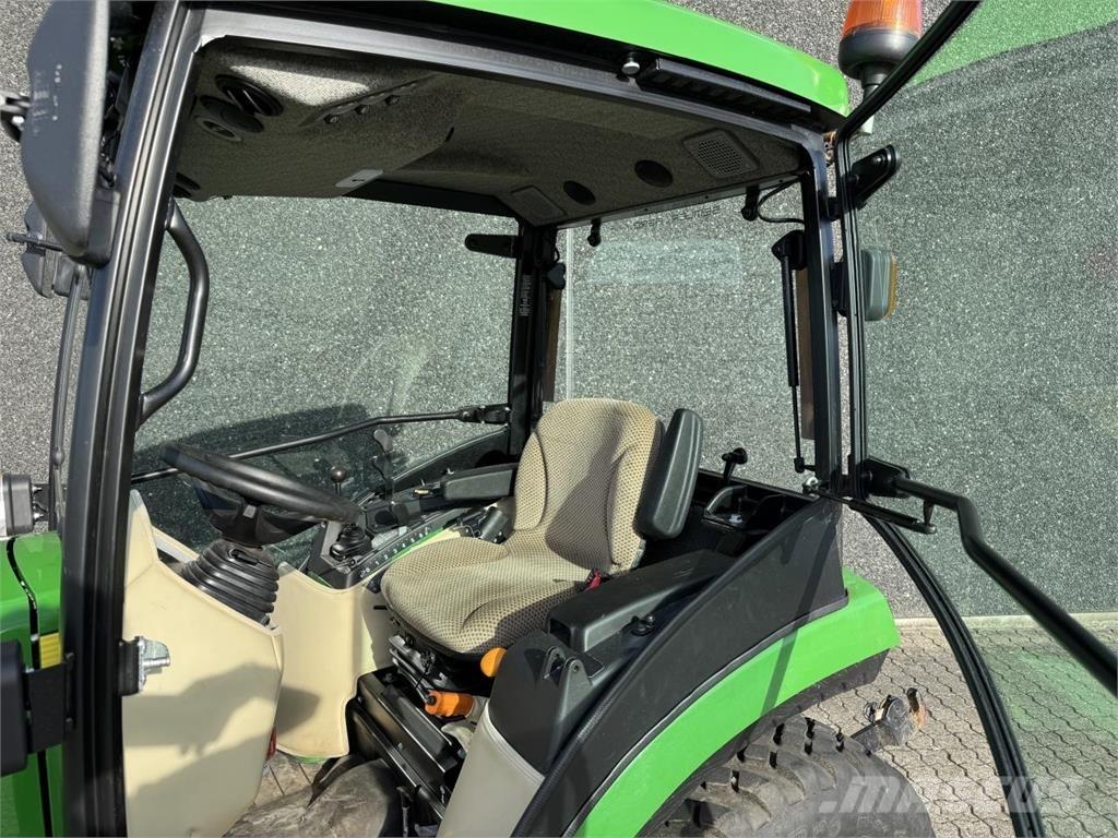 John Deere 2038R Трактори