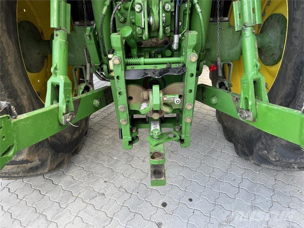 John Deere 6210 Трактори