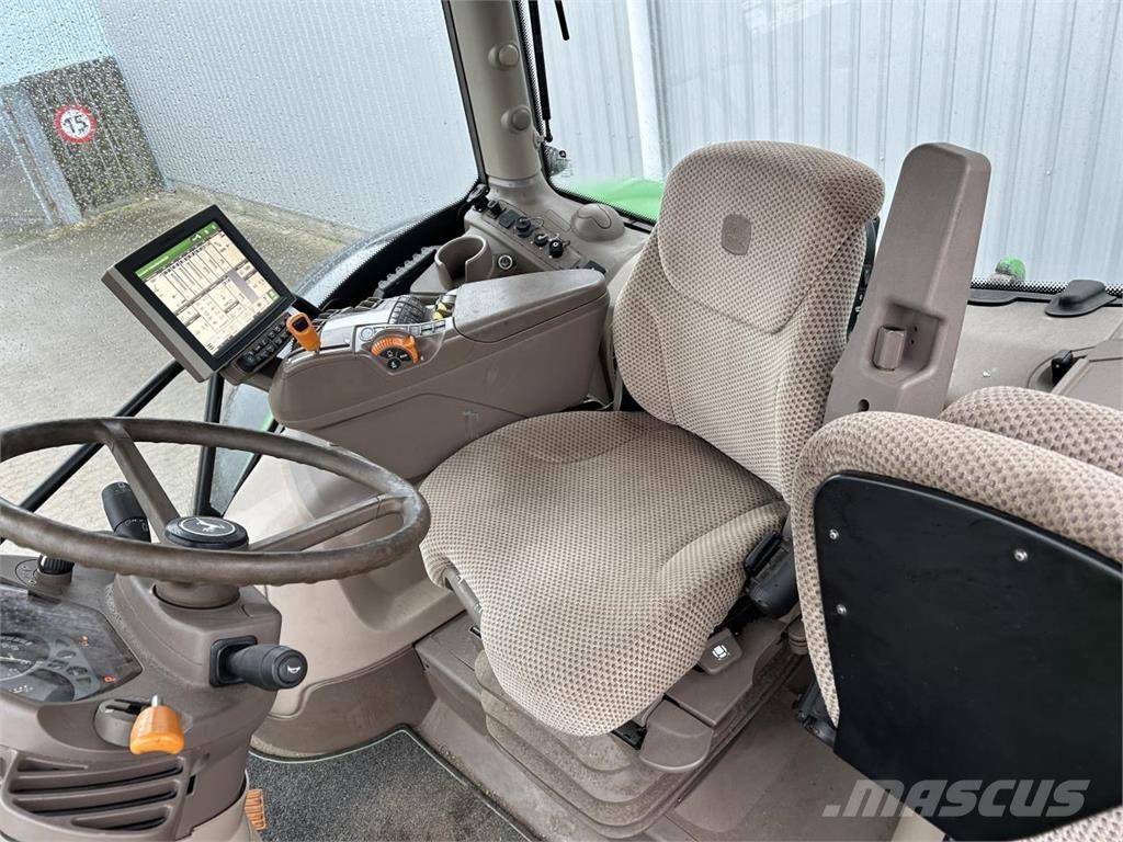 John Deere 6215R Трактори