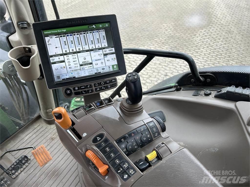 John Deere 6215R Трактори