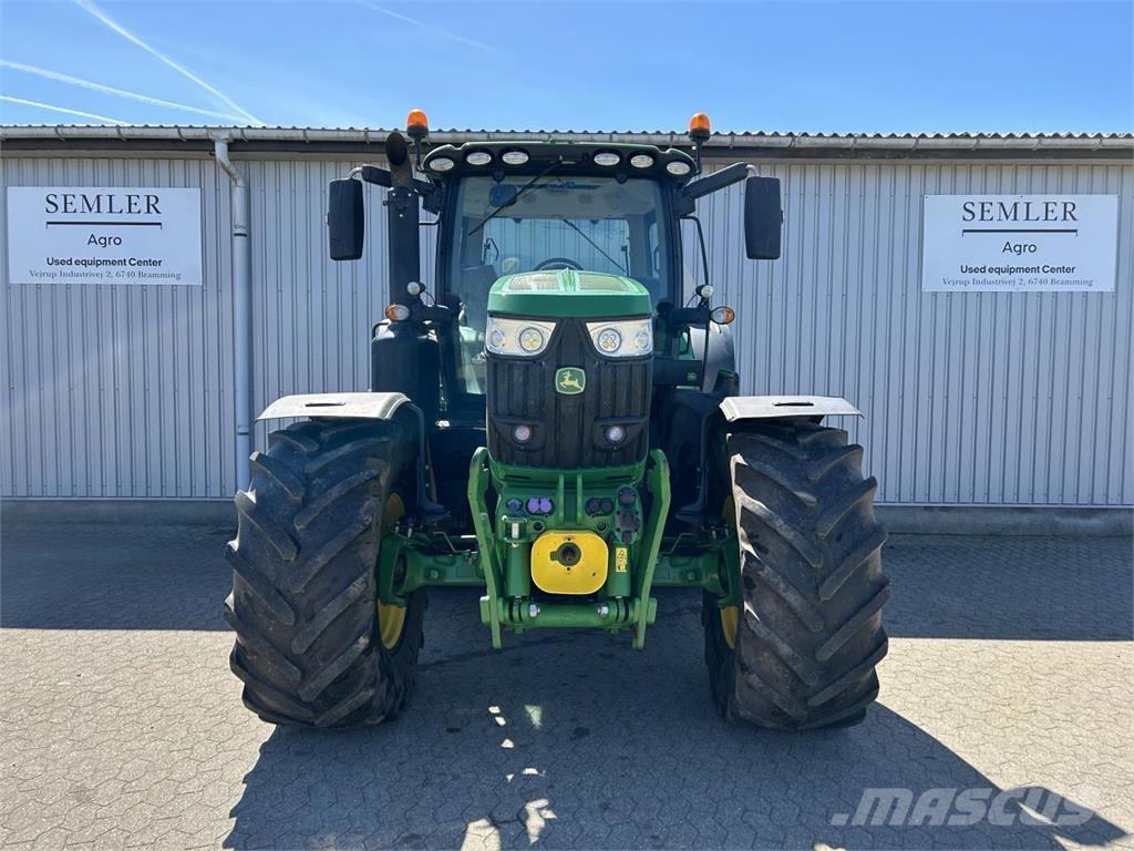 John Deere 6215R Трактори