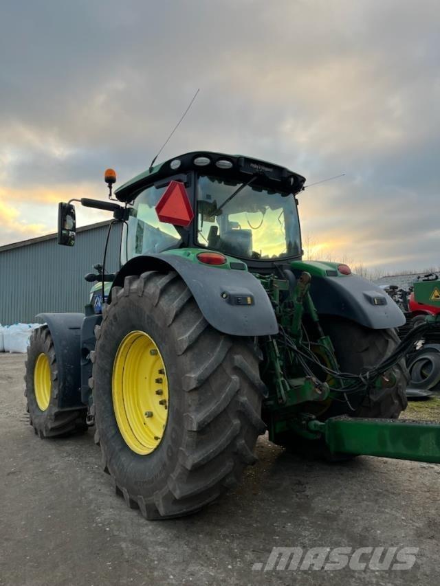 John Deere 6215R Трактори