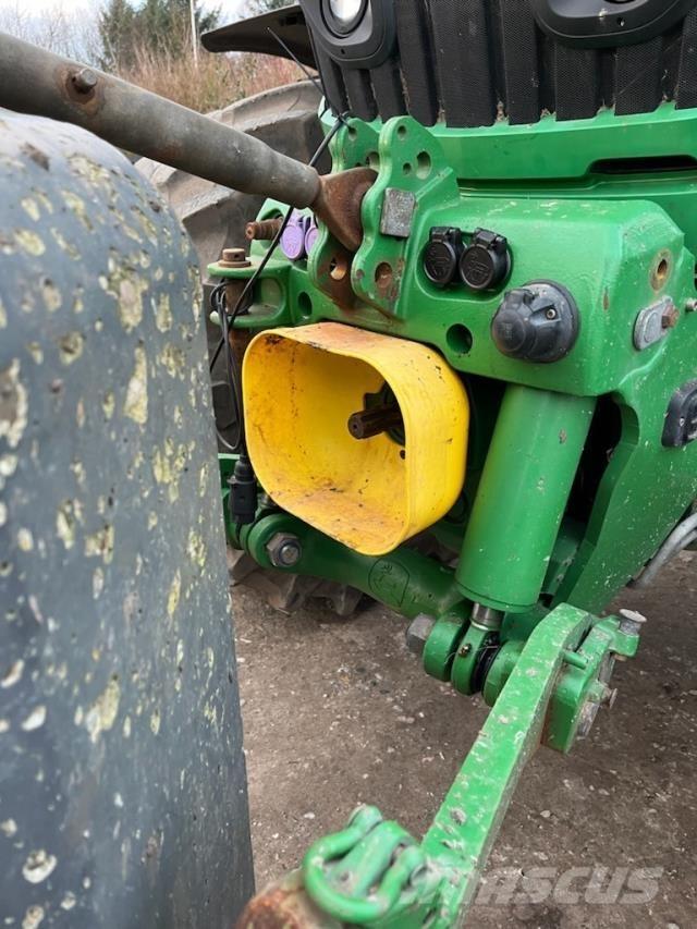 John Deere 6215R Трактори
